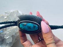 Load image into Gallery viewer, Gorgeous Bolo