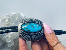 Load image into Gallery viewer, Gorgeous Bolo