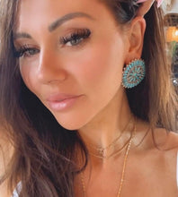 Load image into Gallery viewer, Vintage Zuni Studs