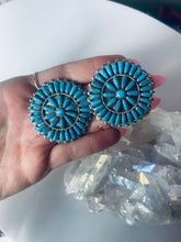 Load image into Gallery viewer, Vintage Zuni Studs