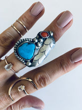 Load image into Gallery viewer, Size 6.5 Vintage Sterling Silver Turquoise Ring