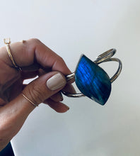 Load image into Gallery viewer, Stunning Labradorite Sterling Silver Cuff