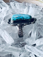 Load image into Gallery viewer, Gorgeous Vintage Sterling Silver and Genuine Turquoise Ring