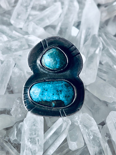 Grand Vintage Sterling Silver and Genuine Turquoise Ring