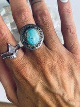 Load image into Gallery viewer, Size 8 Vintage Sterling Silver and Genuine Turquoise Ring