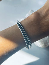 Load image into Gallery viewer, Strand of 16" Navajo Pearl Choker Strand