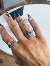 Load image into Gallery viewer, Size 6 Sterling Silver and Spiny Oyster Zia Ring