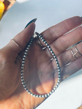 Load image into Gallery viewer, Strand of 16" Navajo Pearl Choker Strand