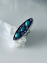 Load image into Gallery viewer, Size 6 Three Stone Vintage Ring