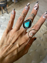 Load image into Gallery viewer, Size 8 Vintage Sterling Silver and Genuine Turquoise Shadowbox Ring