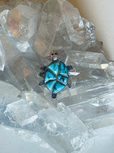 Load image into Gallery viewer, Size 8 Vintage Sterling Silver Turquoise Turtle Ring