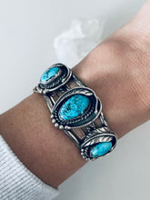 Load image into Gallery viewer, Gorgeous Three Stone Vintage Cuff