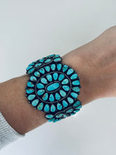 Load image into Gallery viewer, Gorgeous Vintage Navajo Cluster Cuff