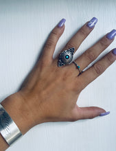 Load image into Gallery viewer, Size 8.5 Stunning Vintage Sterling Silver and Genuine Turquoise Ring