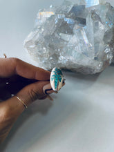 Load image into Gallery viewer, Vintage Size 4.25 Sterling and Turquoise Inlay