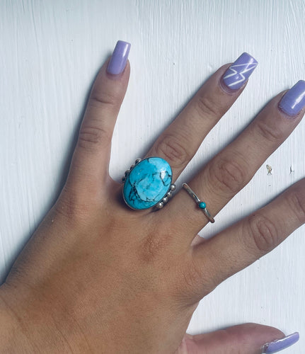 Size 8 Stunning Sterling Silver and Genuine Turquoise Ring