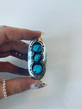 Load image into Gallery viewer, Oval Size 7.5 Shadowbox Ring