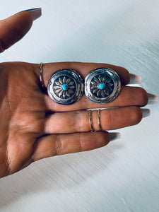 Disc Studs