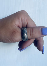 Load image into Gallery viewer, Size 9.5 Vintage Sterling Silver Ring