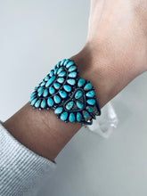 Load image into Gallery viewer, Gorgeous Vintage Navajo Cluster Cuff