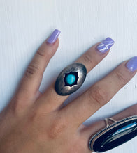 Load image into Gallery viewer, Size 7 Vintage Sterling Silver and Turquoise Shadowbox Ring