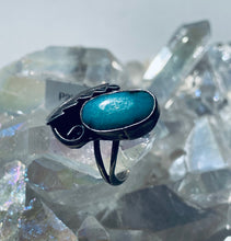 Load image into Gallery viewer, Size 6.25 Stunning Vintage Sterling Silver and Genuine Turquoise Ring
