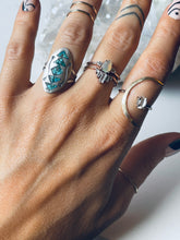Load image into Gallery viewer, Size 5.5 Vintage Sterling Silver and Turquoise Chip Inlay Ring