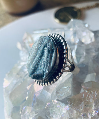 Size 7 Stunning Sterling Silver and Druzy Circle Ring