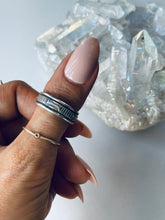 Load image into Gallery viewer, Size 10 Sterling Silver Ring
