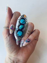 Load image into Gallery viewer, Oval Size 7.5 Shadowbox Ring