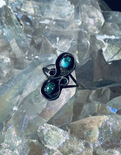 Load image into Gallery viewer, Size 6 Stunning Vintage Sterling Silver and Genuine Turquoise Ring