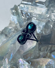 Load image into Gallery viewer, Size 6 Stunning Vintage Sterling Silver and Genuine Turquoise Ring