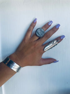 Size 7 Stunning Sterling Silver and Druzy Circle Ring