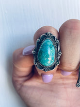 Load image into Gallery viewer, Size 7 Stunning Vintage Sterling Silver and Genuine Turquoise Ring