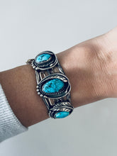 Load image into Gallery viewer, Gorgeous Three Stone Vintage Cuff