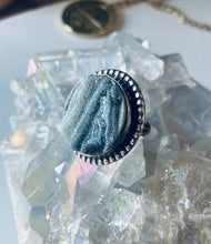 Load image into Gallery viewer, Size 7 Stunning Sterling Silver and Druzy Circle Ring