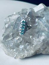 Load image into Gallery viewer, Size 5.5 Vintage Sterling Silver and Turquoise Chip Inlay Ring