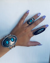 Load image into Gallery viewer, Size 7 Vintage Sterling Silver and Turquoise Shadowbox Ring