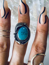 Load image into Gallery viewer, Vintage Size 6 Sterling and Turquoise Ring
