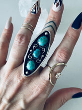 Load image into Gallery viewer, Size 6 Three Stone Vintage Ring
