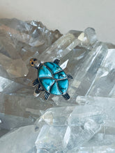 Load image into Gallery viewer, Size 8 Vintage Sterling Silver Turquoise Turtle Ring