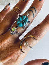 Load image into Gallery viewer, Size 8 Vintage Sterling Silver Turquoise Turtle Ring