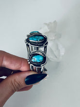 Load image into Gallery viewer, Gorgeous Three Stone Vintage Cuff