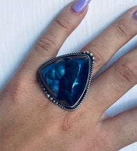 Load image into Gallery viewer, Size 8.5 Stunning Sterling Silver and Druzy Ring