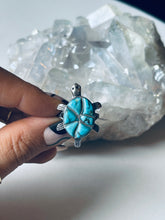 Load image into Gallery viewer, Size 8 Vintage Sterling Silver Turquoise Turtle Ring