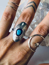 Load image into Gallery viewer, Vintage Size 7 Shadowbox Ring