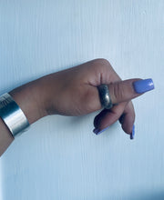 Load image into Gallery viewer, Size 9.5 Vintage Sterling Silver Ring