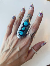 Load image into Gallery viewer, Oval Size 7.5 Shadowbox Ring