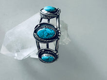 Load image into Gallery viewer, Gorgeous Three Stone Vintage Cuff