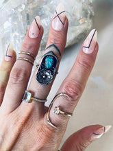 Load image into Gallery viewer, Size 7 Stunning Boho Ring